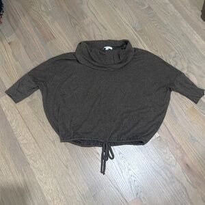 Green Envelope Short Sleeve Sweater Size M